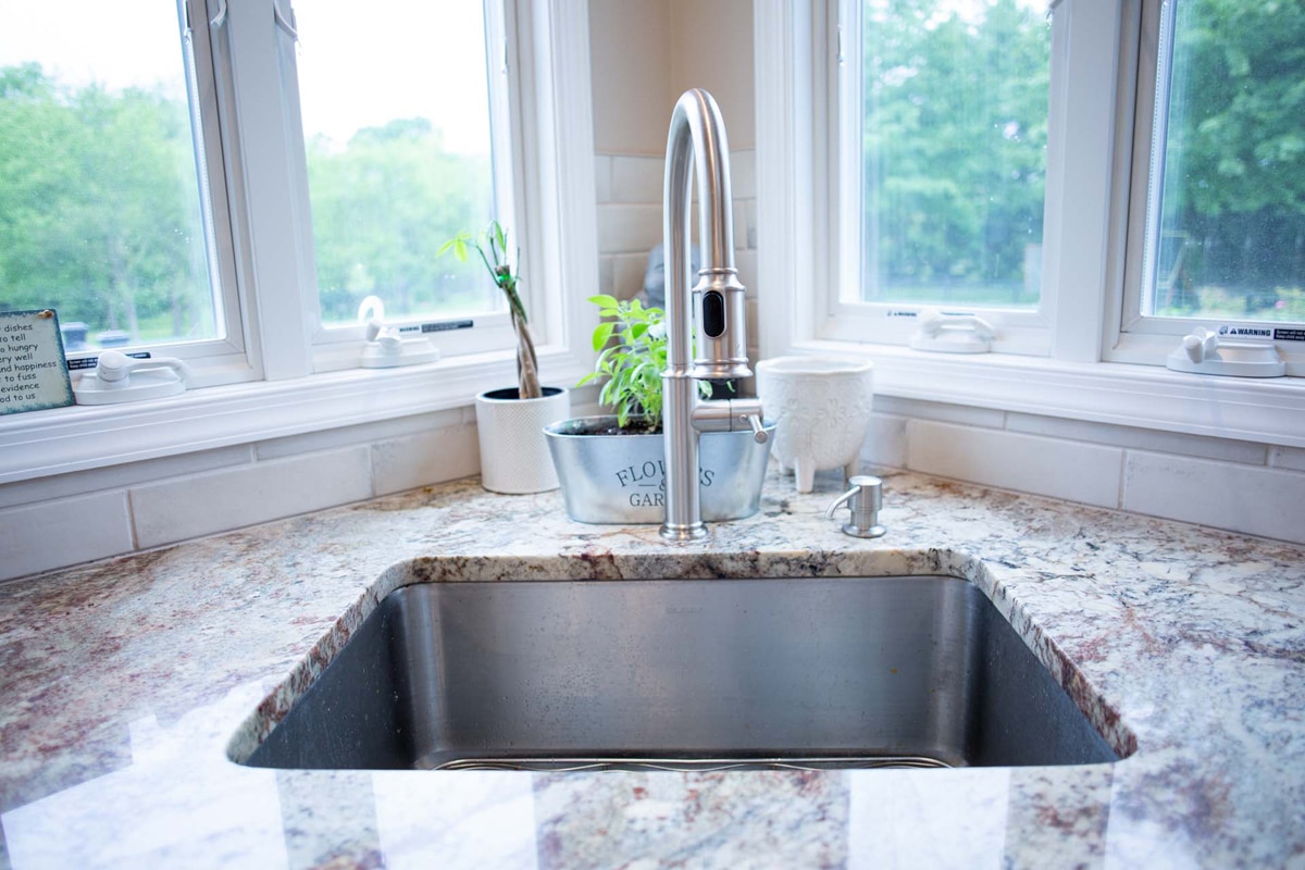 Read more about the article Modern Kitchen Sinks