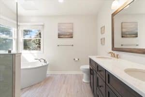 Read more about the article How an Amazing Bathroom Remodel Will Have You Relaxing for the Rest of Summer 2023