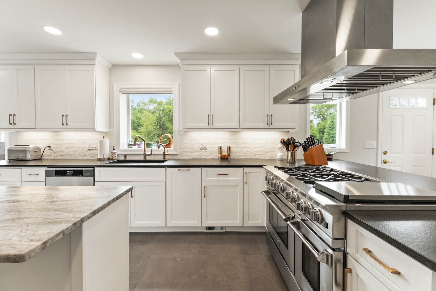 Read more about the article End 2023 on a High Note with a Fall Kitchen Renovation Ahead of the Holidays